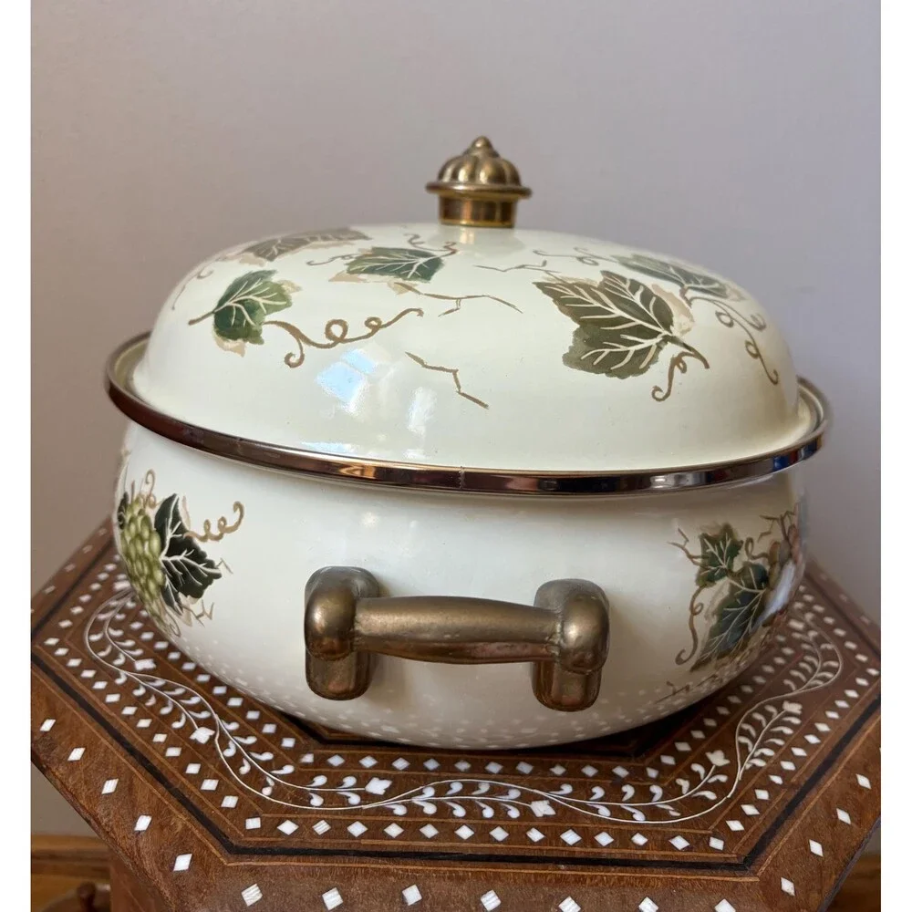 Vintage Tabletops Unlimited Vitroceramic 10” Covered Stock Pot/Dutch Oven Cabern